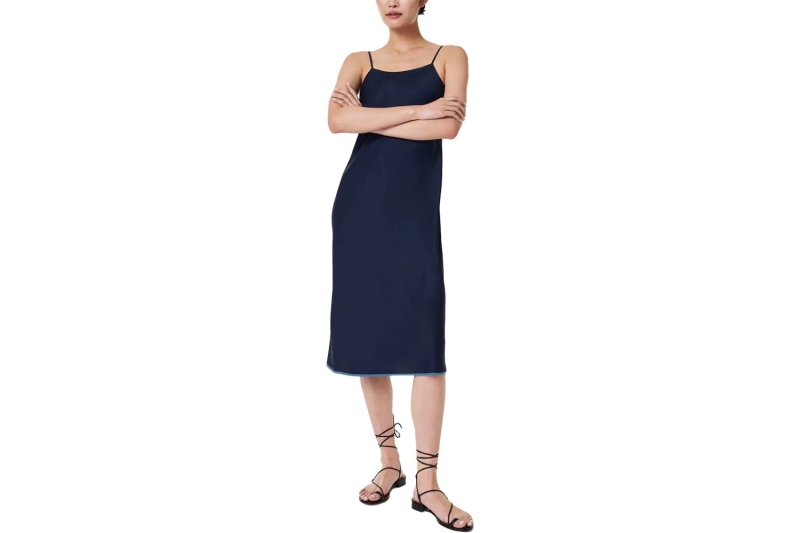 Discover the 15 best slip dresses for every occasion, combining style, comfort, and elegance, as recommended by fashion experts. From casual ones to wear under your clothes to those that can be chic evening looks, find your perfect slip.