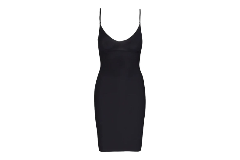 Discover the 15 best slip dresses for every occasion, combining style, comfort, and elegance, as recommended by fashion experts. From casual ones to wear under your clothes to those that can be chic evening looks, find your perfect slip.