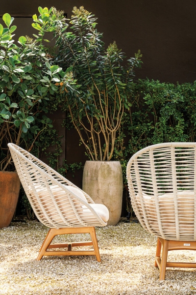 9 Airy Furnishings Designed for the Outdoors