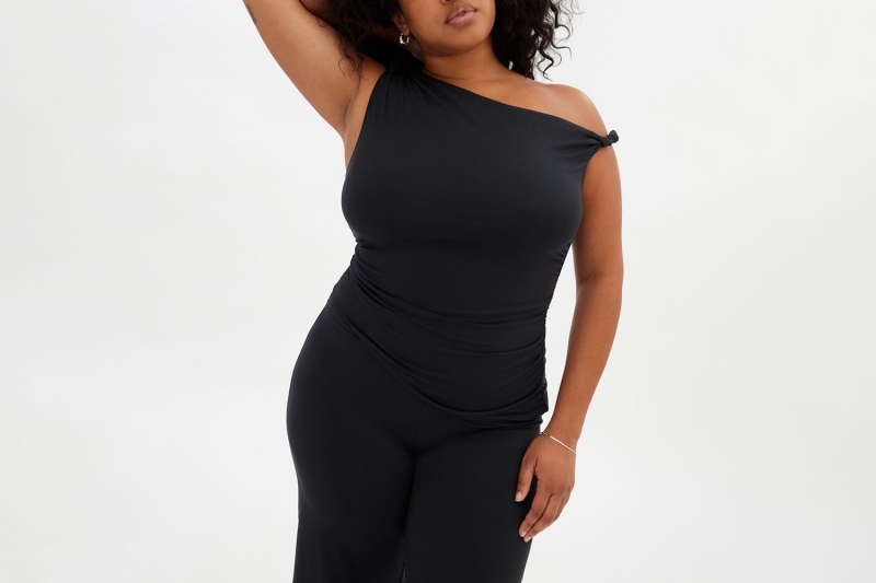 A fashion editor tested Girlfriend Collective’s JerseyLounge Straight-Leg Pants and says they’re soft, flattering, and versatile. Shop more elevated loungewear from the brand that makes Oprah’s favorite leggings.