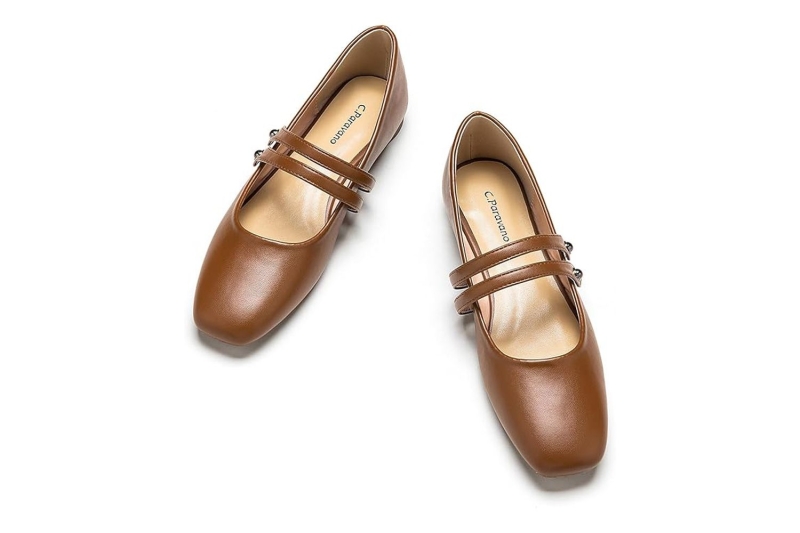 Ballet flats are trending on Amazon right now, and I found 10 styles worth shopping, starting at $26. Find stylish, comfortable ballet flats from Sam Edelman, Coach, Cole Haan, and more that you can wear now and in the fall.