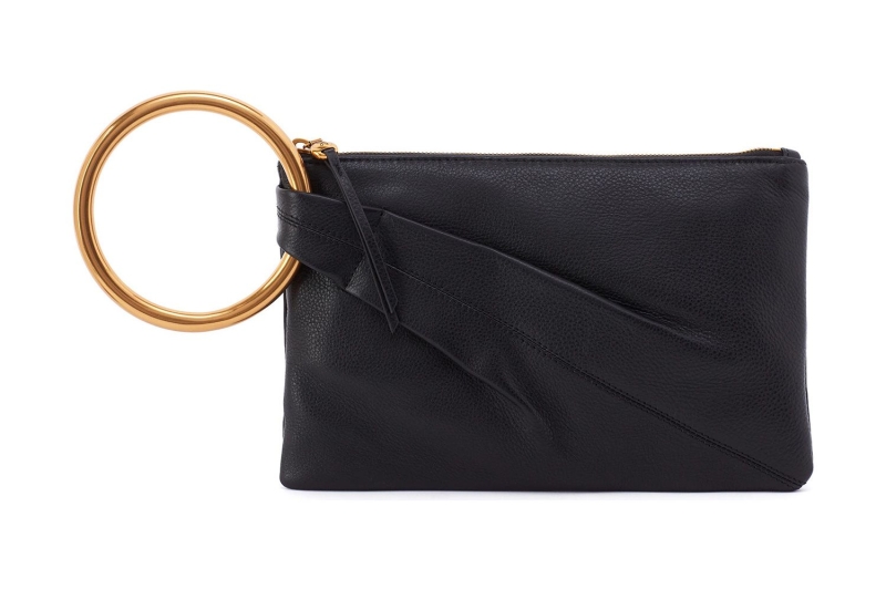 Chokers, charms, chunky jewelry, wristlets, and brown or baguette-style bags are just a few of the top fall accessory trends. I rounded up 12 accessories from Coach, Longchamp, Cult Gaia, Baublebar, and more, starting at $30.