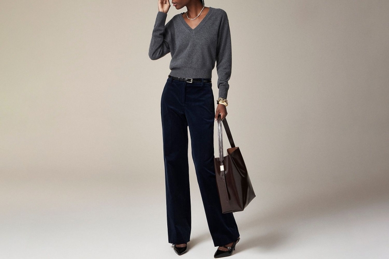 Demi Moore starred in the J.Crew fall 2024 catalog. Shop the 10 fall staples a fashion editor is buying from the new J.Crew fall collection, including straight-leg jeans, cashmere sweaters, and a full-length barn jacket.