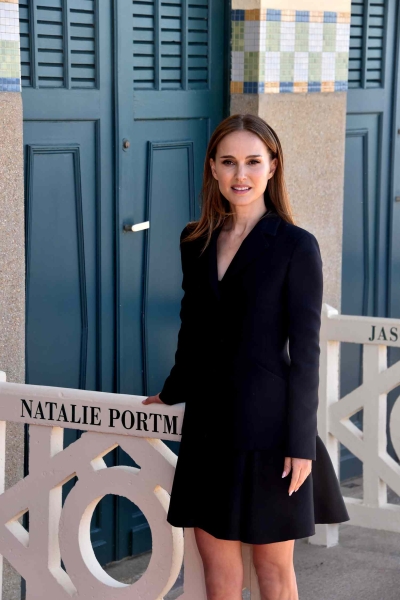 Natalie Portman looked like a medieval princess in a sheer and sparkly chainmail gown at the 50th annual Deauville American Film Festival in France on Saturday (Sept. 14).