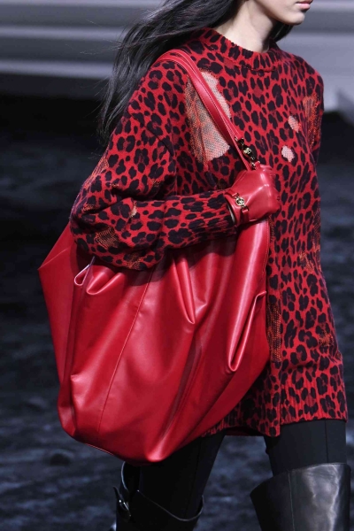 The memo coming from the fall/winter 2024 runways is all about putting a spin on fall accessory staples. As fall fashion quickly approaches, take a look at some of the accessory trends worth trying this season.