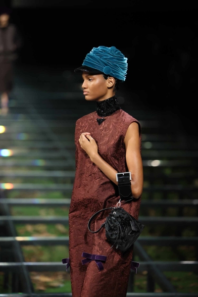 The memo coming from the fall/winter 2024 runways is all about putting a spin on fall accessory staples. As fall fashion quickly approaches, take a look at some of the accessory trends worth trying this season.