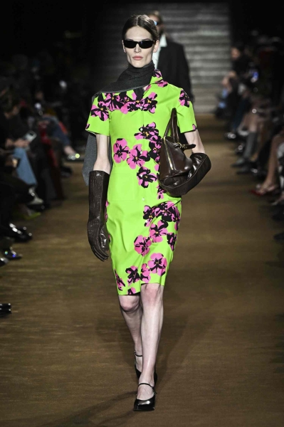 The memo coming from the fall/winter 2024 runways is all about putting a spin on fall accessory staples. As fall fashion quickly approaches, take a look at some of the accessory trends worth trying this season.