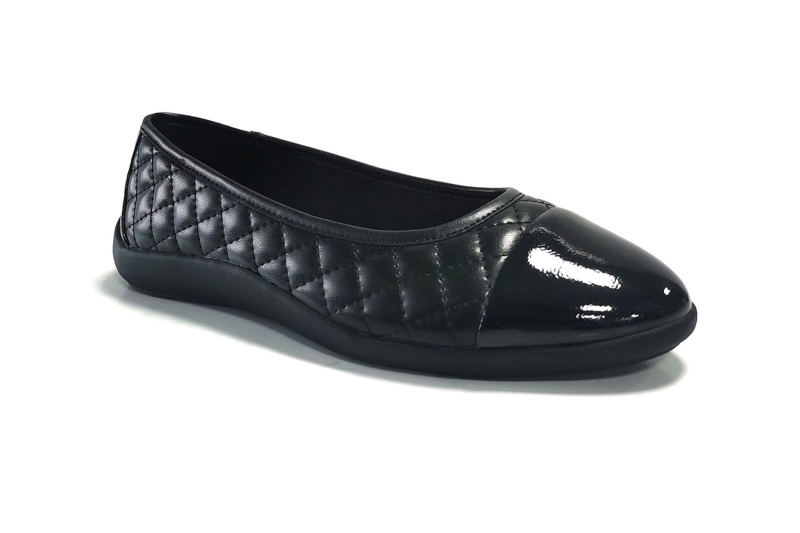 Time and Tru’s Knit Ballet Flats are $15 at Walmart and look like Meghan Markle’s Rothy’s The Point flats. The comfortable, pointed-toe flats are one shopping writer’s go-to for long days thanks to their cushioned sole, flexible fit, and small heel.