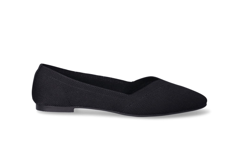 Time and Tru’s Knit Ballet Flats are $15 at Walmart and look like Meghan Markle’s Rothy’s The Point flats. The comfortable, pointed-toe flats are one shopping writer’s go-to for long days thanks to their cushioned sole, flexible fit, and small heel.