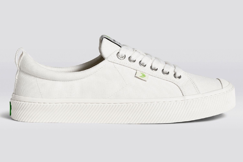 Cariuma’s best-selling low-top sneaker, the Oca Low, has sold one million pairs. Shop the ultra-comfy, Hollywood-loved shoe that’s selling like hotcakes to see what the hype is all about.