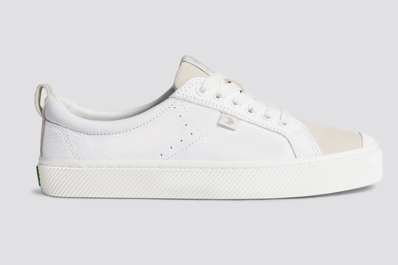 Cariuma’s best-selling low-top sneaker, the Oca Low, has sold one million pairs. Shop the ultra-comfy, Hollywood-loved shoe that’s selling like hotcakes to see what the hype is all about.