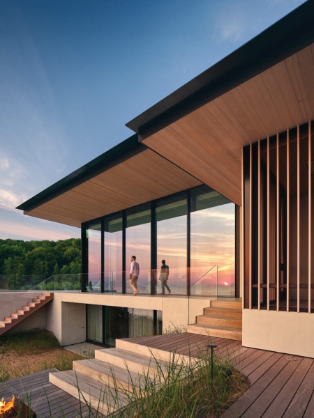 dSPACE Studio Creates A Coastal Home On Lake Michigan