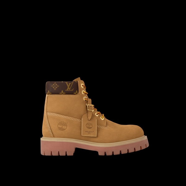 First introduced as the Timberland boot in 1973, Timberland's timeless Original Yellow Boot—informally referred to as The Wheat Boot for its color palette—has stood the test of time (51 years!) as a reasonably priced, masterfully crafted shoe beloved by blue collar Americans, celebrities, and the style obsessed.