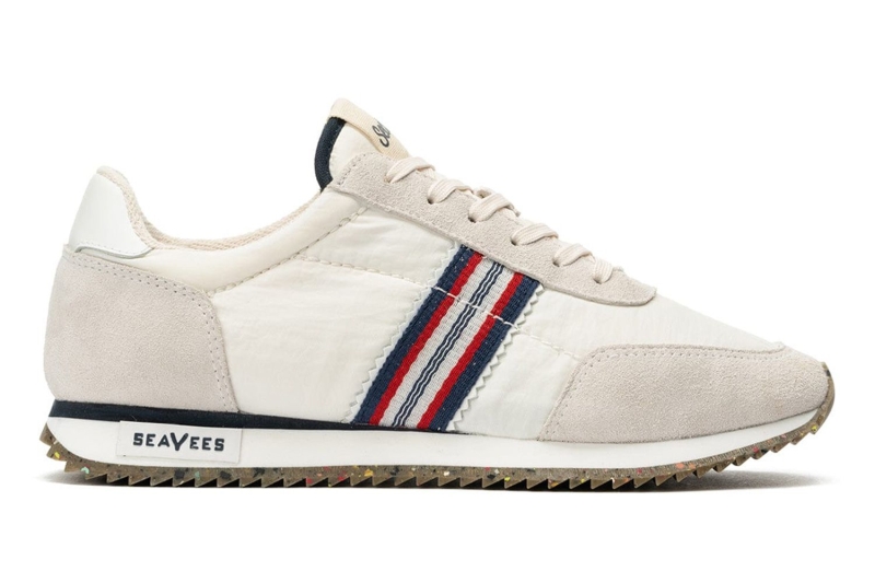 Jennifer Garner just called out these under-the-radar, “super comfy” sneakers from Seavees, and now I want a pair. Shop the kicks the actress calls “super cute” before they totally sell out.