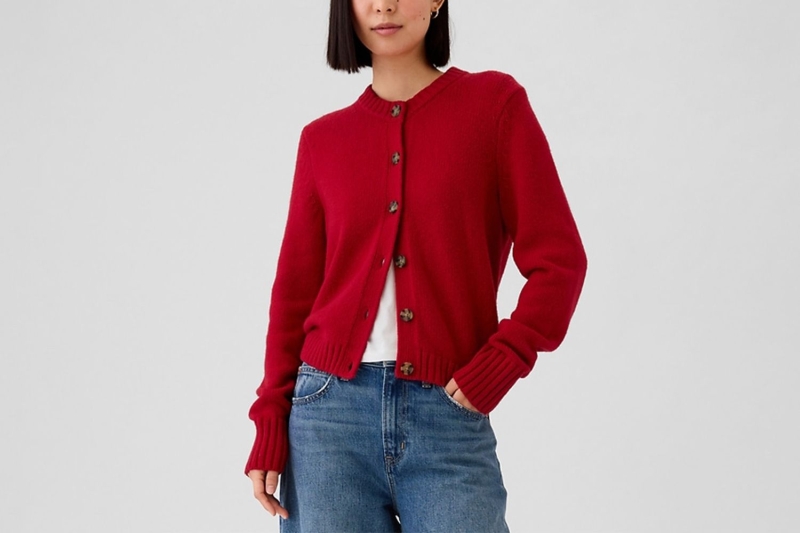 Katie Holmes, Martha Stewart, Blake Lively, Reese Witherspoon, and Sarah Jessica Parker all wear cozy cardigans. Shop the versatile fall sweater trend at J.Crew, Anthropologie, Everlane, and more, starting at $34.