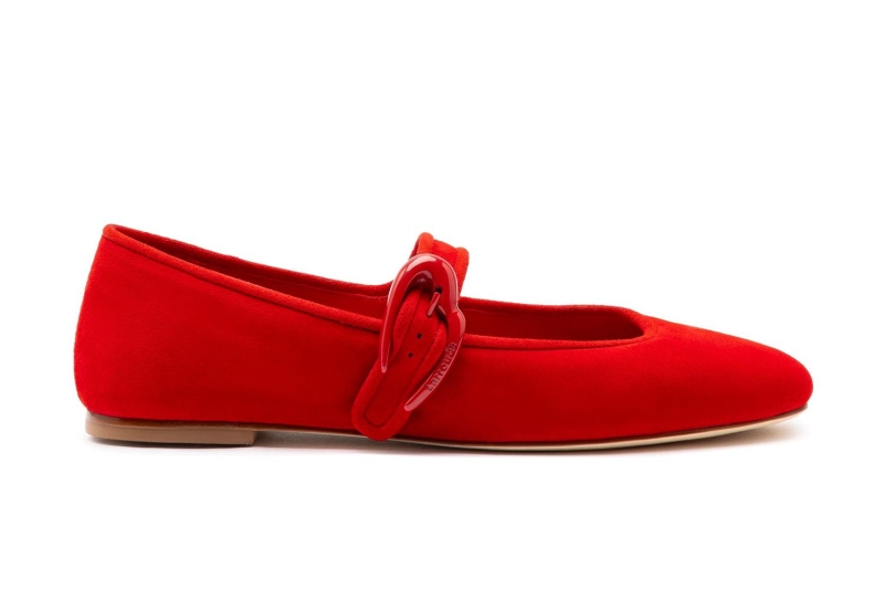 Shoe brand Larroudé has been worn by countless celebs, like Demi Moore and Jennifer Garner, and it just dropped its comfy flats ever. Shop the Verona Mary Jane ballet flat that’s bound to sell out.