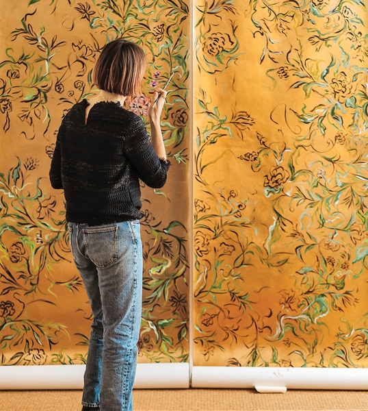 10 Captivating Wallcoverings That Flow With Effortless Style