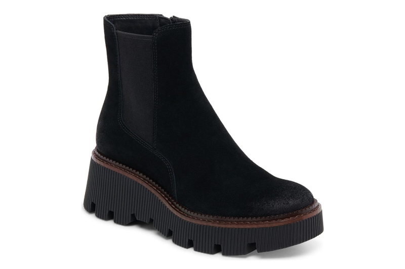 I recently splurged on a pair of Chelsea boots that are an essential for this time of year. Shop the Barbour boots I recently bought, plus other options from Nordstrom, Frye, Blundstone, and more.