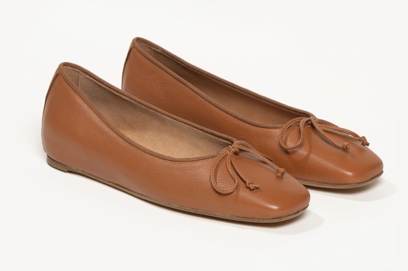 My go-to Italian shoe brand, M.Gemi, just dropped a rare sale for InStyle readers only. Shop the exclusive 30-percent-off sale on best-selling styles, like the Hollywood- and editor-loved Danza flats and a stylish, simple loafer.