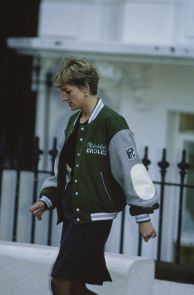 Princess Diana is the ultimate fall fashion inspiration when it comes to layered transitional dressing that's as casual as it is cool. Here's a look back at six of her best outfit formulas to recreate this season.