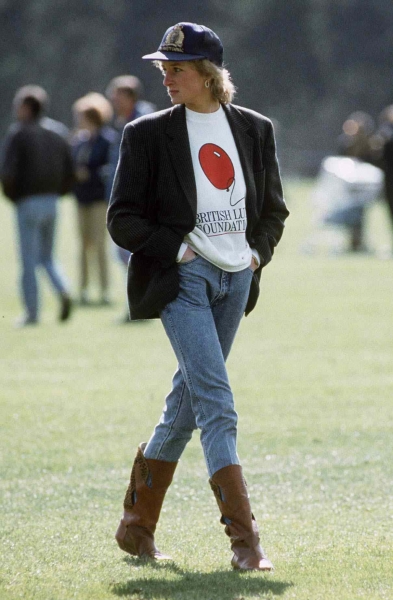 Princess Diana is the ultimate fall fashion inspiration when it comes to layered transitional dressing that's as casual as it is cool. Here's a look back at six of her best outfit formulas to recreate this season.