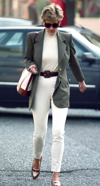 Princess Diana is the ultimate fall fashion inspiration when it comes to layered transitional dressing that's as casual as it is cool. Here's a look back at six of her best outfit formulas to recreate this season.