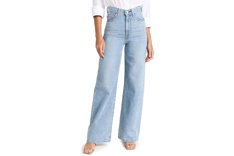 As someone with family located all over the world, my mom and I frequently travel internationally, so over the years, we’re experts on comfy clothing for flights. Shop the best wrinkle-free travel pants from Levi’s, Lululemon, Good American, and Cozy Earth.