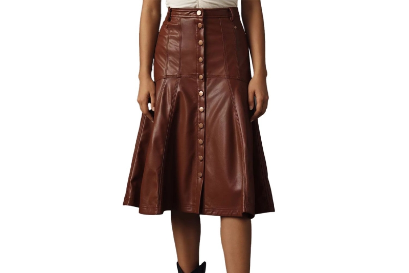 Jennifer Lopez looked effortlessly sexy, wearing a brown leather midi skirt and matching boots. I found 10 similar styles of her sultry skirt-and-boot combo, including picks from Nordstrom, Amazon, J.Crew, and more, starting at $29.