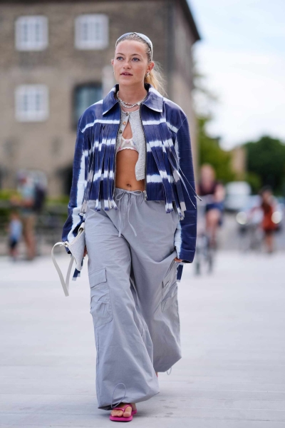 Not sure what shoes to wear with wide-leg pants? We did the outfit research for you and found the best types of shoes to wear with the trending silhouette, here.