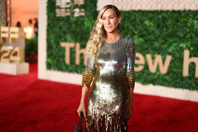 Sarah Jessica Parker attended the Red Sea Film Festival closing ceremony wearing a bedazzled festive party dress absolutely dripping in silver and gold sequins and fringe.