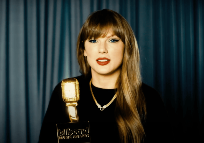 Taylor Swift wore Effy Jewelry's $10,995 14k gold panther necklace while accepting 10 awards at the 2024 Billboard Music Awards—see the necklace here.