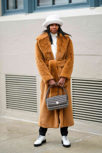 There's nothing more challenging on a 20-degree day than trying to put together a stylish outfit. Ahead, are 10 outfit ideas for when you don't know what to wear on 20-degree days. Stay warm out there.