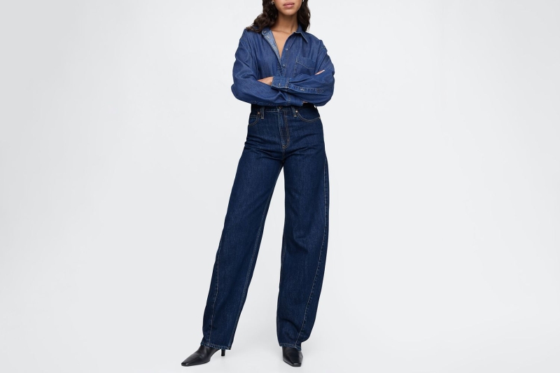 Cameron Diaz looked effortlessly cool on the red carpet in barrel-leg jeans. The divisive denim style has also been worn by Jennifer Lopez, Jessica Alba, and Katie Holmes—and I found eight barrel-leg jeans worth trying, starting at just $20.