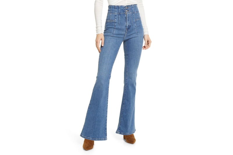 Cindy Crawford stepped out in leg-elongating flare jeans Jennifer Lopez, Victoria Beckham, and Drew Barrymore are also fans of. I found eight lookalikes of the flattering denim style at Amazon, Nordstrom, and J.Crew, starting at just $41.