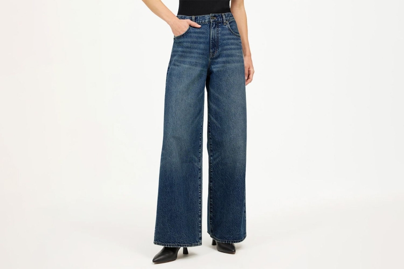 Grace Na, founder of Pistola denim, breaks down the five biggest denim trends for 2025, including barrel leg, wide-leg, straight leg, baggy, and sweatpants jeans. Shop the popular jeans styles from Pistola, Madewell, Nordstrom, and more.