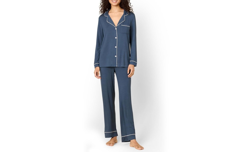 Sofia Richie Grainge dropped an Amazon loungewear line including cozy winter 2025 styles worn by Martha Stewart and Sarah Jessica Parker. Shop comfortable sweatshirts, joggers, and pajamas starting at just $13.