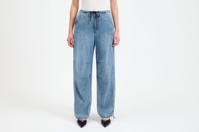 Sweatpant jeans from brands like Rag & Bone and Gap have been taking the internet by storm. They're selling out everywhere, but I found styles still in stock from Spanx, Good American, and more so you can try one of 2025’s biggest denim trends.