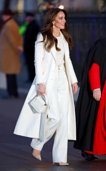 The royal’s fashion archive is a proverbial treasure trove of chic ideas that can be folded into your everyday wardrobe with ease. Ahead, we're breaking down all the best tricks and tips for how to dress like Kate Middleton—pulled straight from the Princess herself.