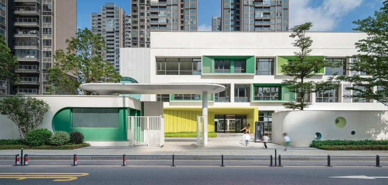 Vibrant Hues Pop In This Renovated School In China