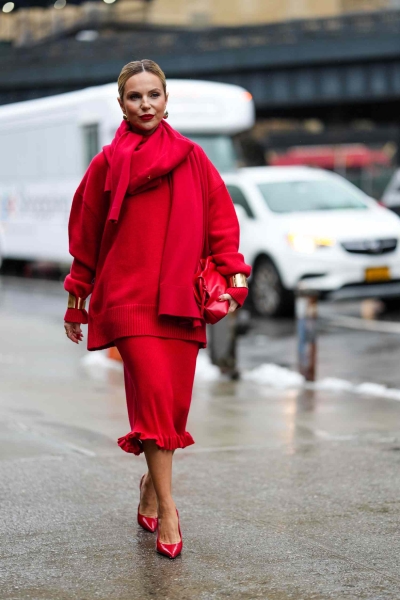 Both outerwear and accessories came in bright, saturated shades like cherry red and cobalt blue. Hats were also on the menu, alongside a cheetah print revival and the rise of an unexpected animal print.