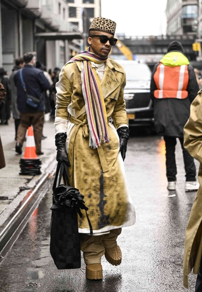 Both outerwear and accessories came in bright, saturated shades like cherry red and cobalt blue. Hats were also on the menu, alongside a cheetah print revival and the rise of an unexpected animal print.