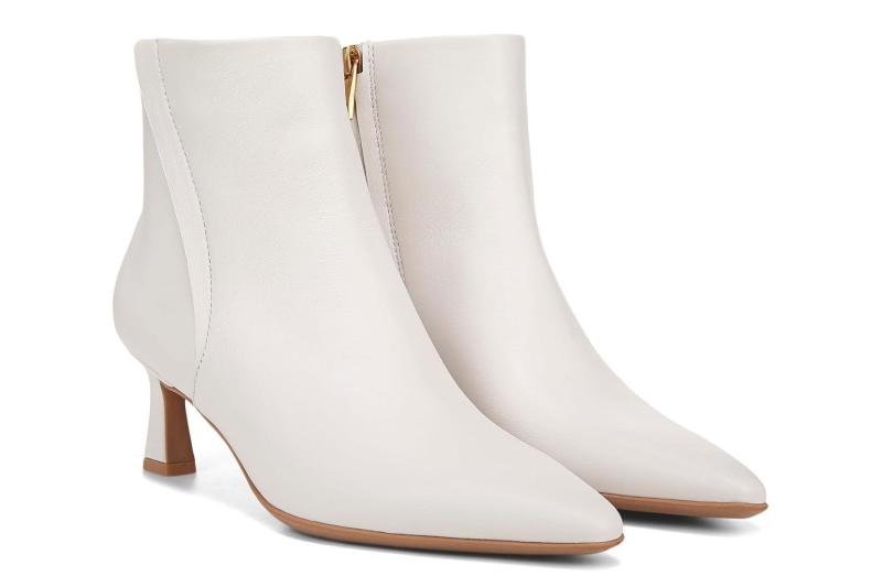 Jennifer Lopez wore an all-white outfit to the Sundance Film Festival 2025, including white ankle boots. Shop white winter boots from Franco Sarto, Sam Edelman, and more.