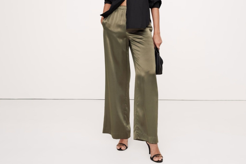 Kate Middleton wore wide-leg trousers, the trending spring pants Katie Holmes and Sofía Vergara have worn. Shop wide-leg pants from Madewell, J.Crew, Zara, Nordstrom, and Amazon.