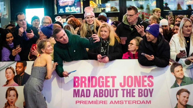 Renée Zellweger wore another one-shoulder dress to the 'Bridget Jones: Mad About the Boy' screening in Amsterdam on February 3. See the asymmetric houndstooth dress, here.