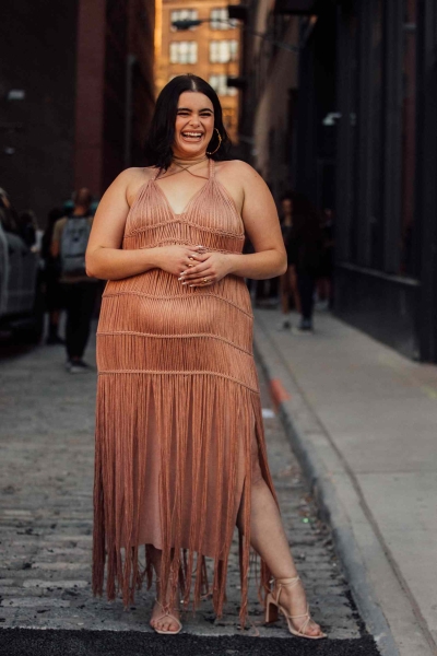 After some plus size summer outfit inspo? From breezy dresses to breathable linen pants, we're rounding up 9 of our favorite looks, here.