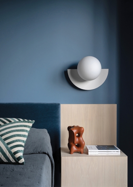Reflective Surfaces Add Intrigue To A Fashionable Dublin Home
