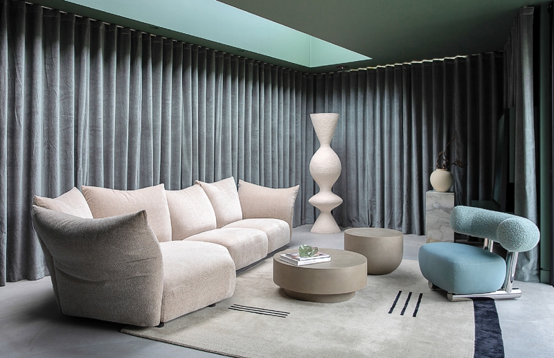 Reflective Surfaces Add Intrigue To A Fashionable Dublin Home