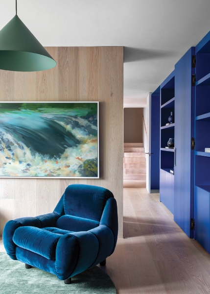 Reflective Surfaces Add Intrigue To A Fashionable Dublin Home