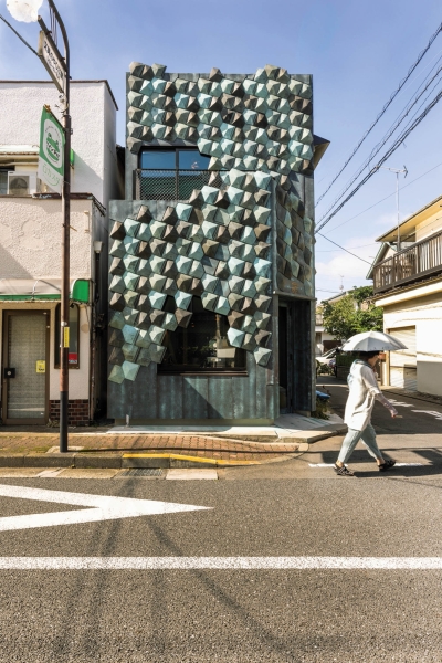 Kengo Kuma Designs A Tokyo Café With A Dynamic Facade