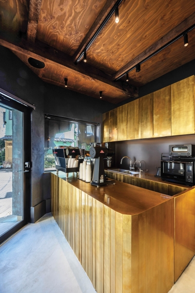 Kengo Kuma Designs A Tokyo Café With A Dynamic Facade
